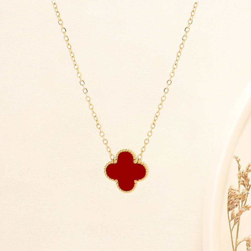 Motif Clover Necklace