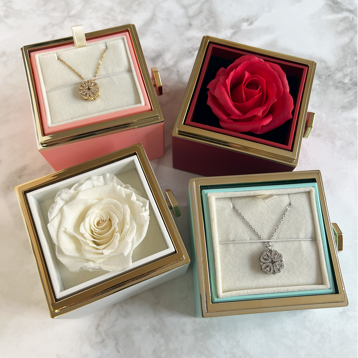 Eternal Clover Necklace & Rotating Box